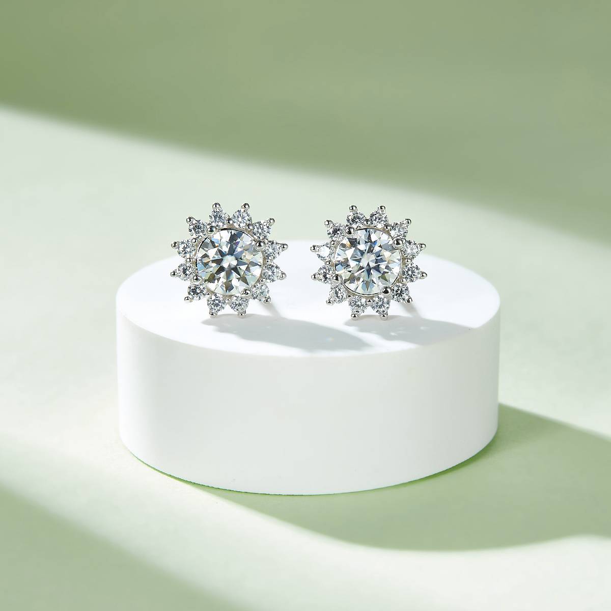 Sunflower S925 Silver Plated Platinum Moissanite Diamond Pendant Earnail Set